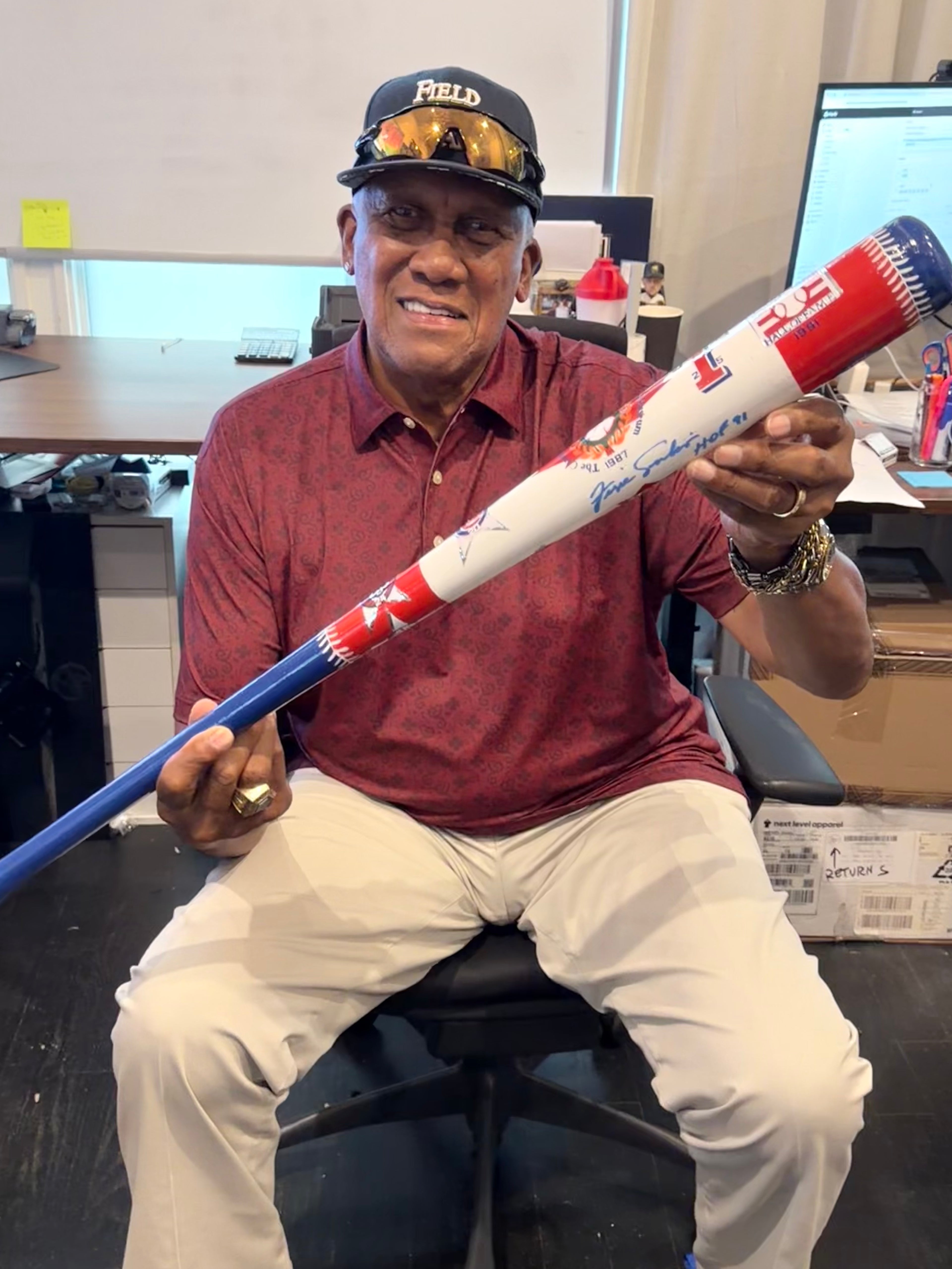 AUTOGRAPHED NOVELTY STAT BAT (NUMBERED TO 31)